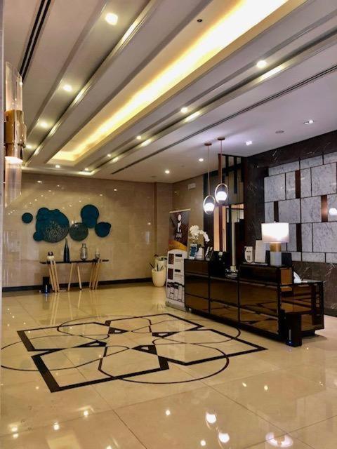 Luxury Bgc Condo In Taguig, Mckinley - Covered Parking And Wifi Free Exteriör bild