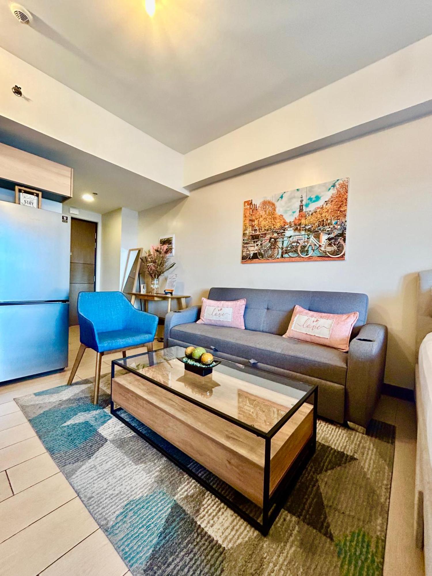 Luxury Bgc Condo In Taguig, Mckinley - Covered Parking And Wifi Free Exteriör bild